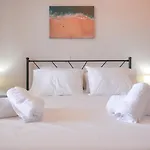 Nicol's View House Apartament Angon