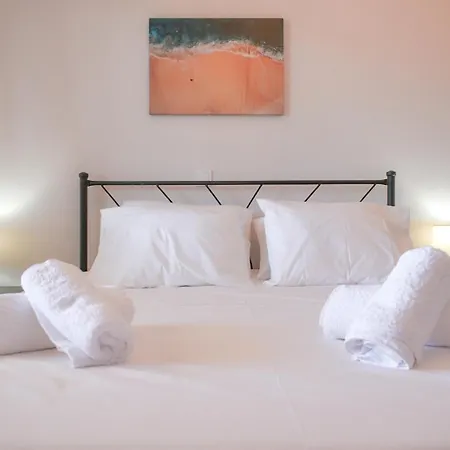 Nicol's View House 아파트 Angon