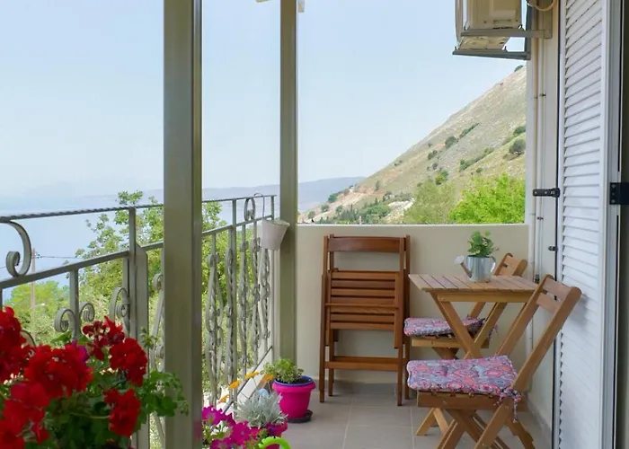 Nicol's View House Апартаменты *